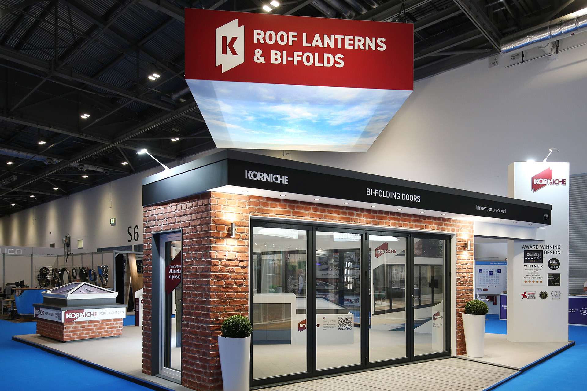 Korniche roof lantern bifold doors at show